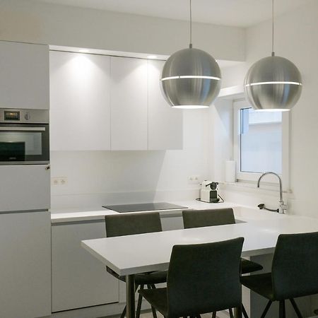 Modern Gelijkvloers Gezinsappartement นอคเคอ-เฮสท์ ภายนอก รูปภาพ