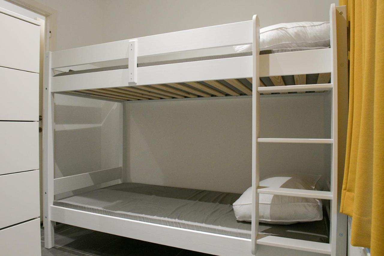 Modern Gelijkvloers Gezinsappartement นอคเคอ-เฮสท์ ภายนอก รูปภาพ